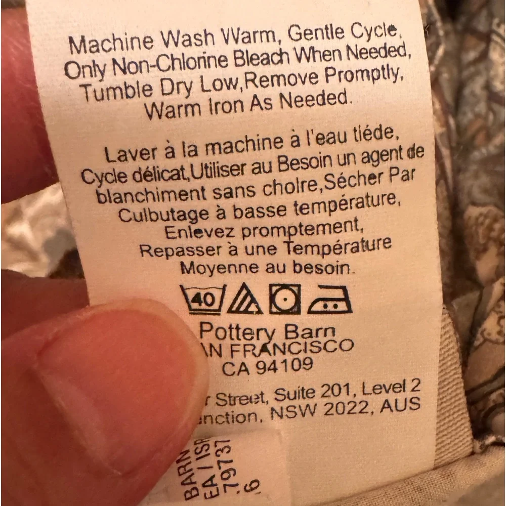 Pottery Barn duvet size queen/ full 100% cotton